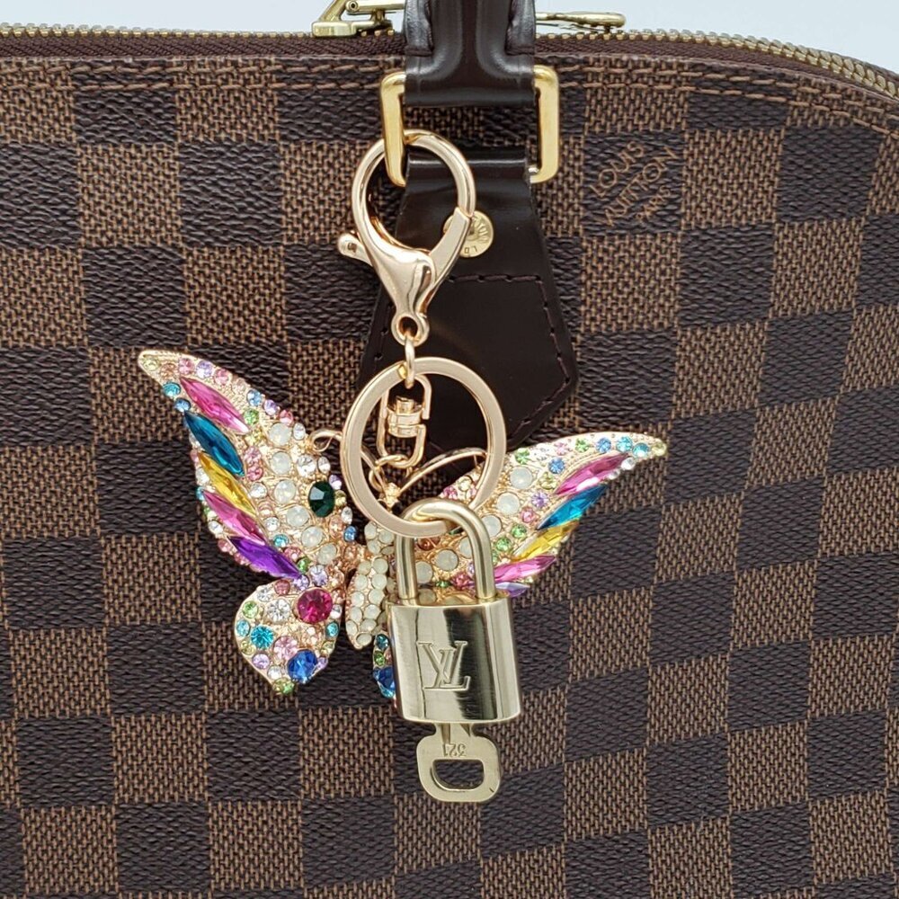 LV Gold Padlock & Key 🔒 Authentic Louis Vuitton Bag Unbranded Butterfly Charm - Picture 1 of 7